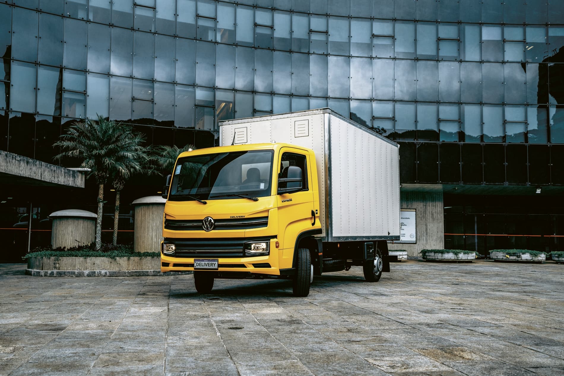 Banner of the truck Delivery Express
